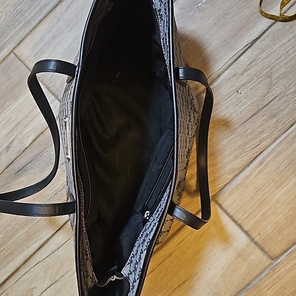 Michael Kohrs purse/tote  11X20 - Picture 6 of 6